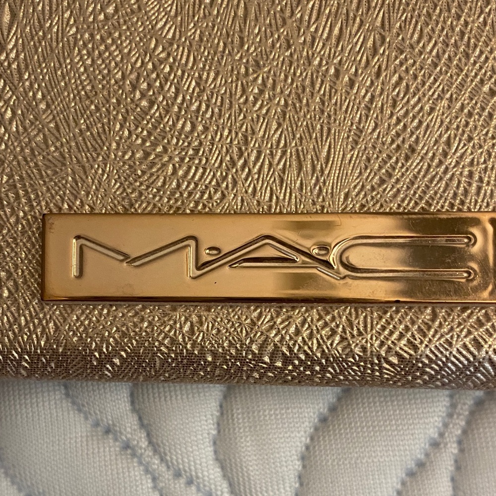 MAC Cosmetics Vibrant Lipstick Collection - Picture 6 of 12